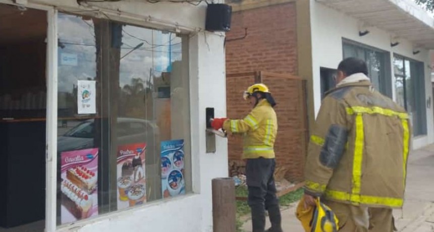 Principio de incendio en un comercio céntrico de Makallé