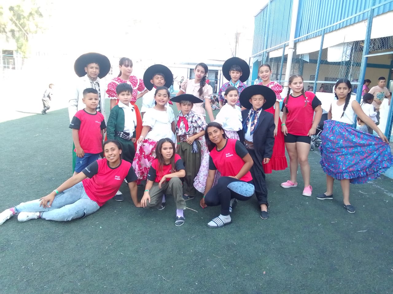 Gran actuación de la Escuela de Folclore “Alma y tradición” en Santa Silvina