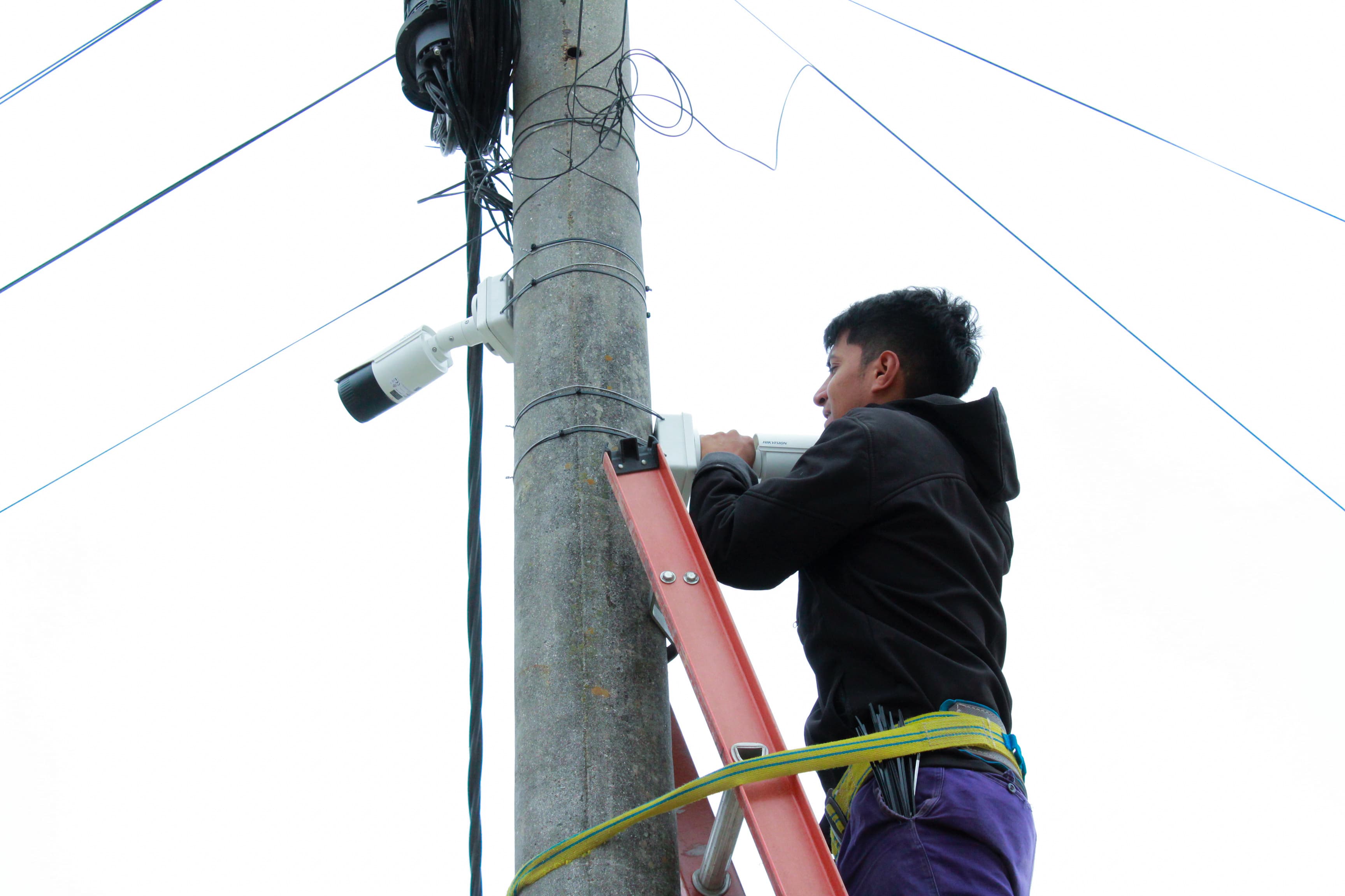 Comenzaron a instalar cámaras de seguridad en Makallé  