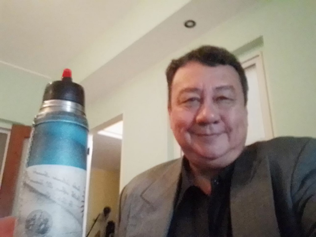 Un escritor de Makallé abre las puertas a nuevas historias